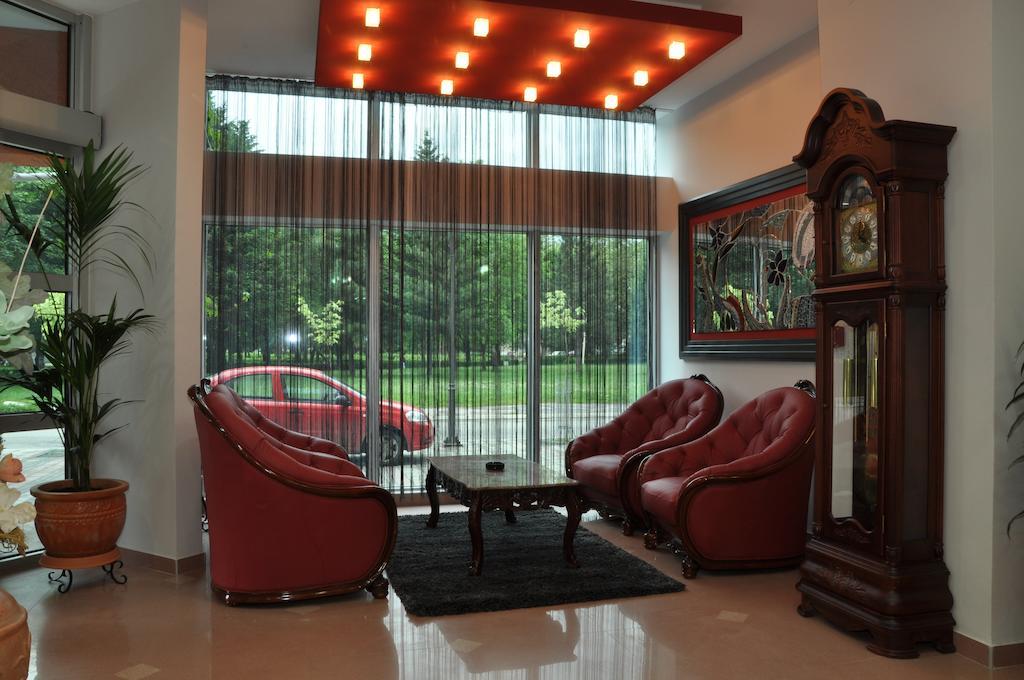 Hotel Botika Kraljevo Buitenkant foto